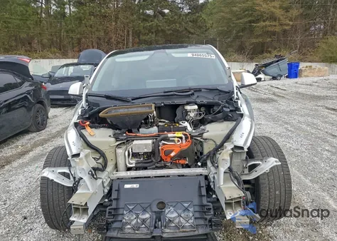 2021 Tesla Model Y z USA, uszkodzony, nr VIN 5YJYGAEEXMF218348